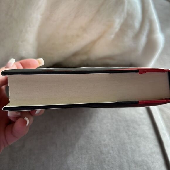 “Killers of a Certain Age” a hardback novel by Deanna Raybourn! - Picture 5 of 6